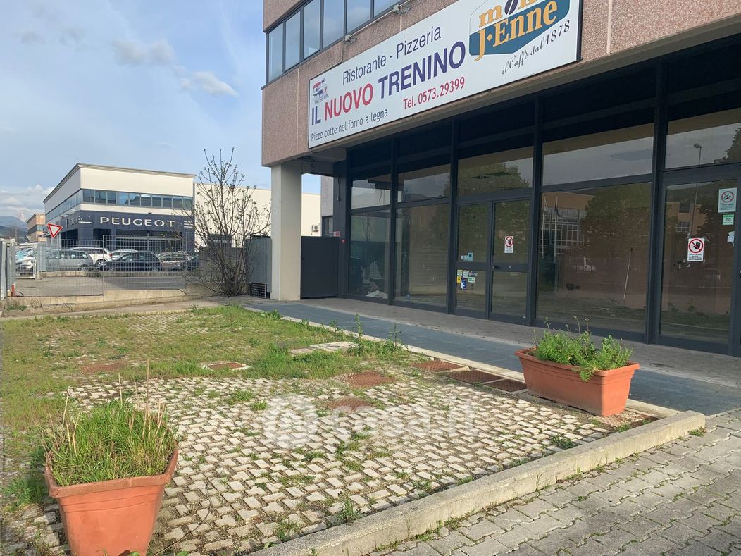 Negozio/Locale commerciale in Vendita in Via Umberto Mariotti a Pistoia