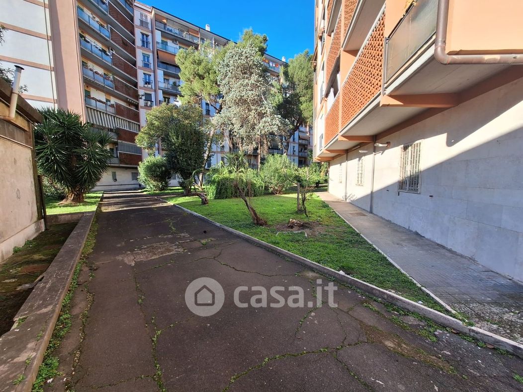 Appartamento in Vendita in Via Monte Cervialto a Roma