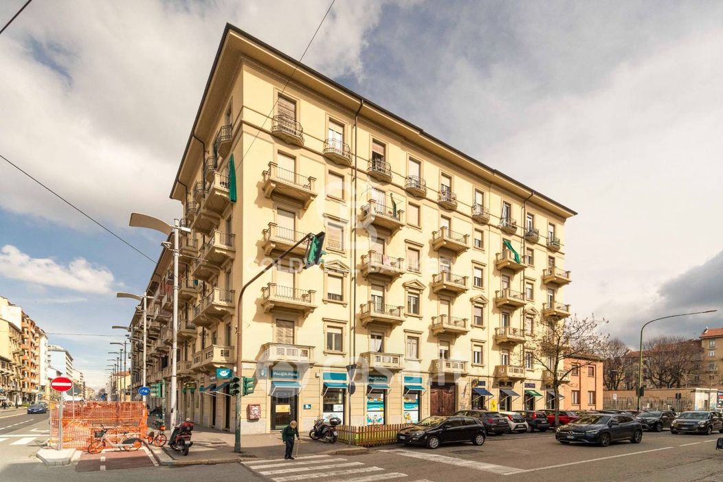 Appartamento in Vendita in Via Giulio Biglieri 1 a Torino