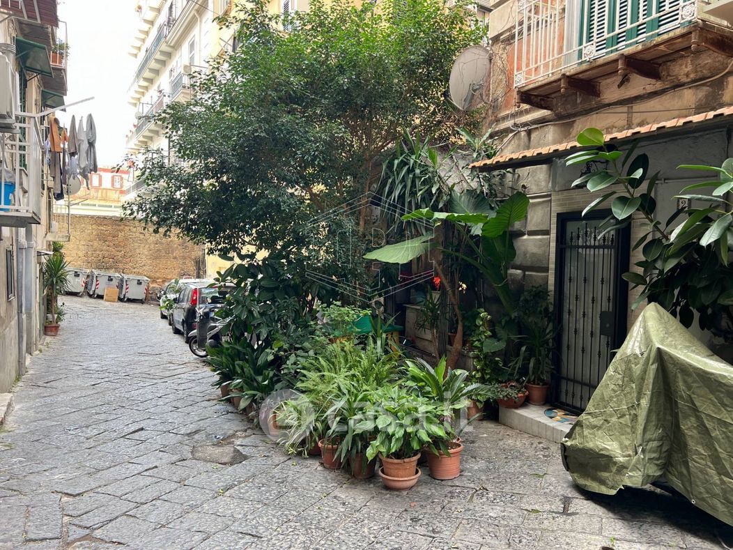 Appartamento in Vendita in Salita San Maria Apparente 2 a Napoli