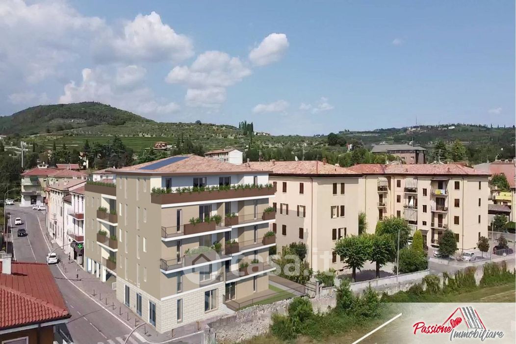 Appartamento in Vendita in Via Fabbricato Scolastico 37 a Verona
