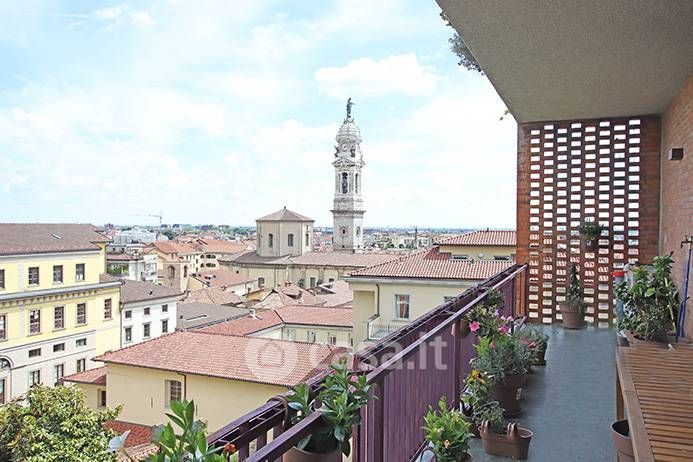Appartamento in Vendita in Via Sant'Alessandro a Bergamo