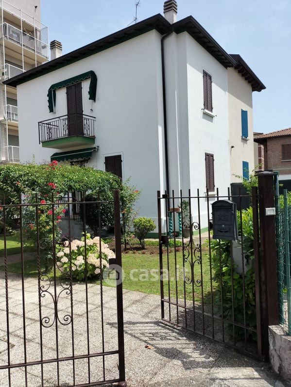 Casa Bi/Trifamiliare in Vendita in Quartiere Bonoris a Brescia