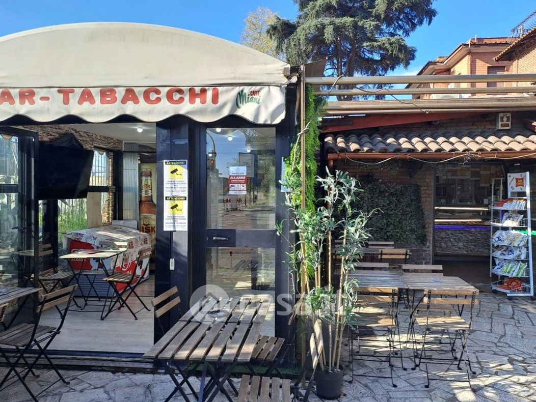 Bar in Vendita in Via Salaria a Roma
