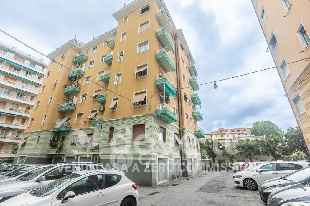 Appartamento in Vendita in Via Fabio Garelli 1 a Genova
