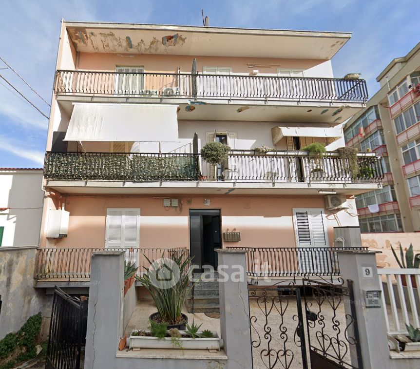 Appartamento in Vendita in Via Fratelli Petruzzelli 9 a Bari