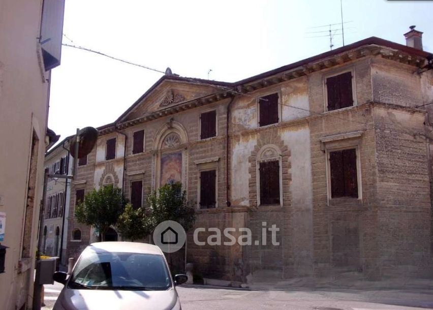 Stabile / Palazzo in Vendita in Via Trento 7 a Toscolano-Maderno