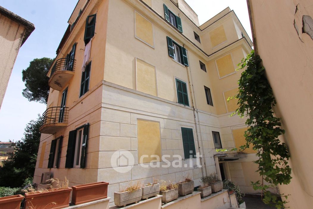 Appartamento in Vendita in Via Fratelli Bandiera a Roma