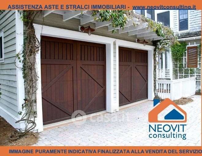 Garage/Posto auto in Vendita in Via Vincenzo Monti a Robecchetto con Induno