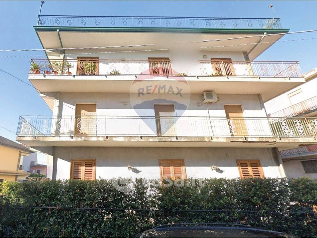 Appartamento in Vendita in Via Giuseppe Verdi 21 a Aci Sant'Antonio