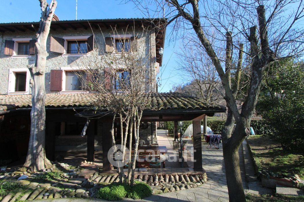 Casa Bi/Trifamiliare in Vendita in Via Sant'Andrea a Valsamoggia