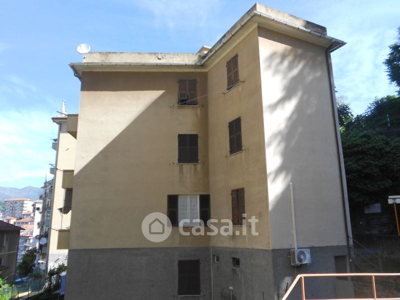 Appartamento in Vendita in Via Val D'Astico a Genova