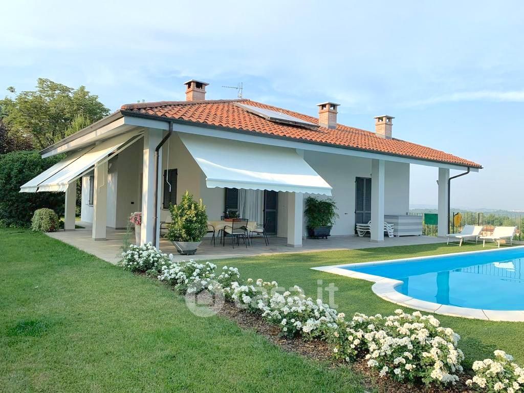 Villa in Vendita in Via Capra 2 a Asti