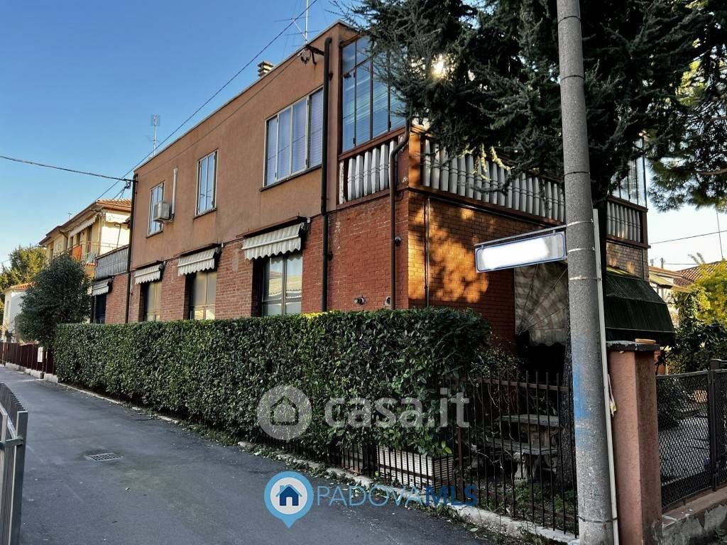 Casa indipendente in Vendita in Via Baldassarre Galuppi a Padova