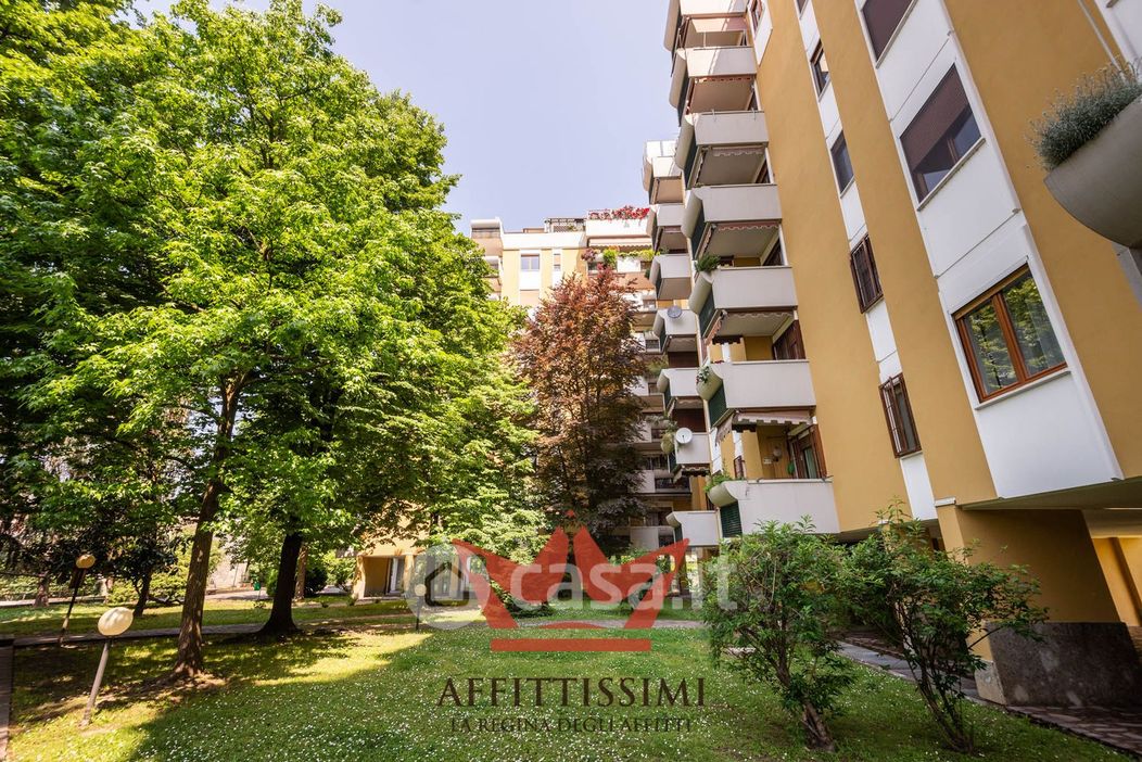 Appartamento in Affitto in Via Franco Tosi 11 a Milano