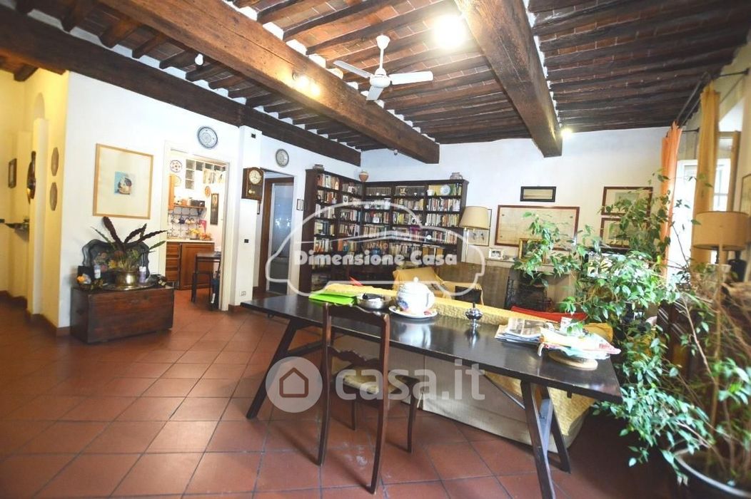 Appartamento in Vendita in Via San Donnino 55100 a Lucca