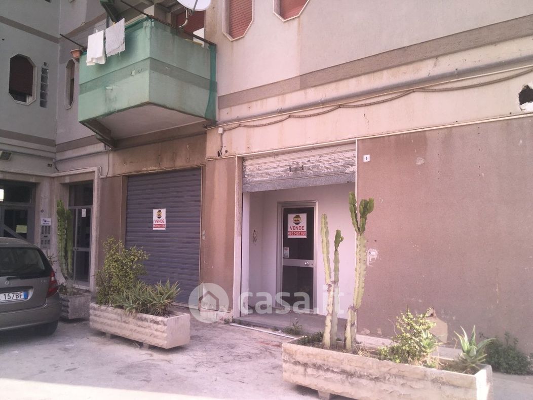 Negozio/Locale commerciale in Vendita in Via di Villa Ortisi 20 a Siracusa