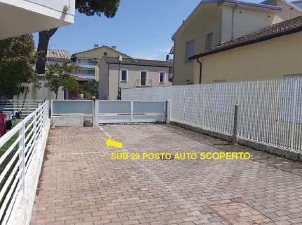Garage/Posto auto in Vendita in Via L. Cavalcoli a Ravenna