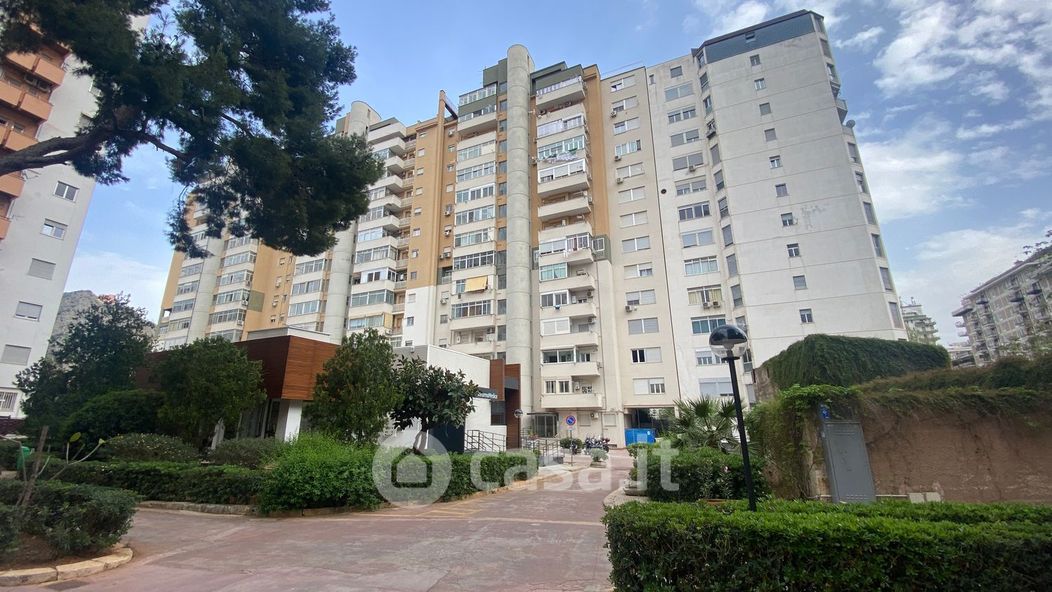 Appartamento in Vendita in Via Croce Rossa 116 a Palermo