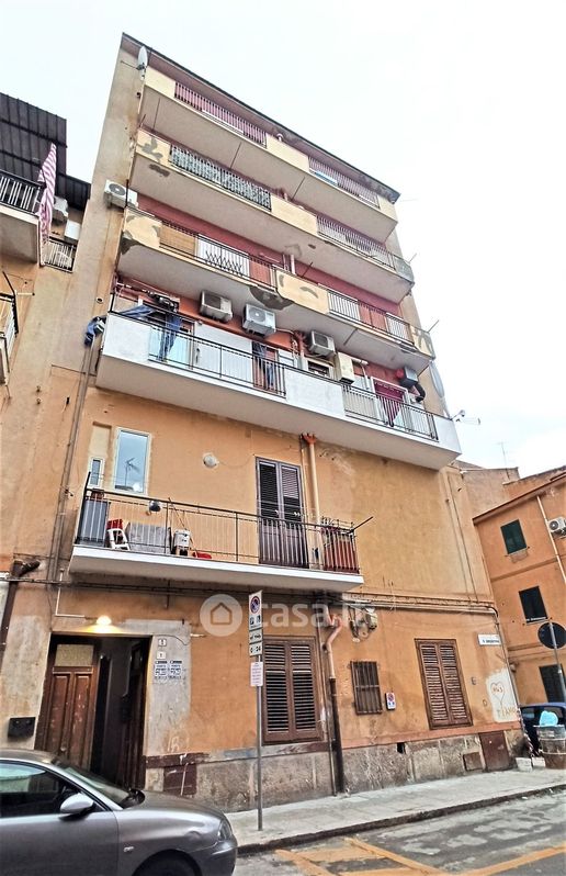 Appartamento in Vendita in Via Baldassarre Zamparrone 1 a Palermo