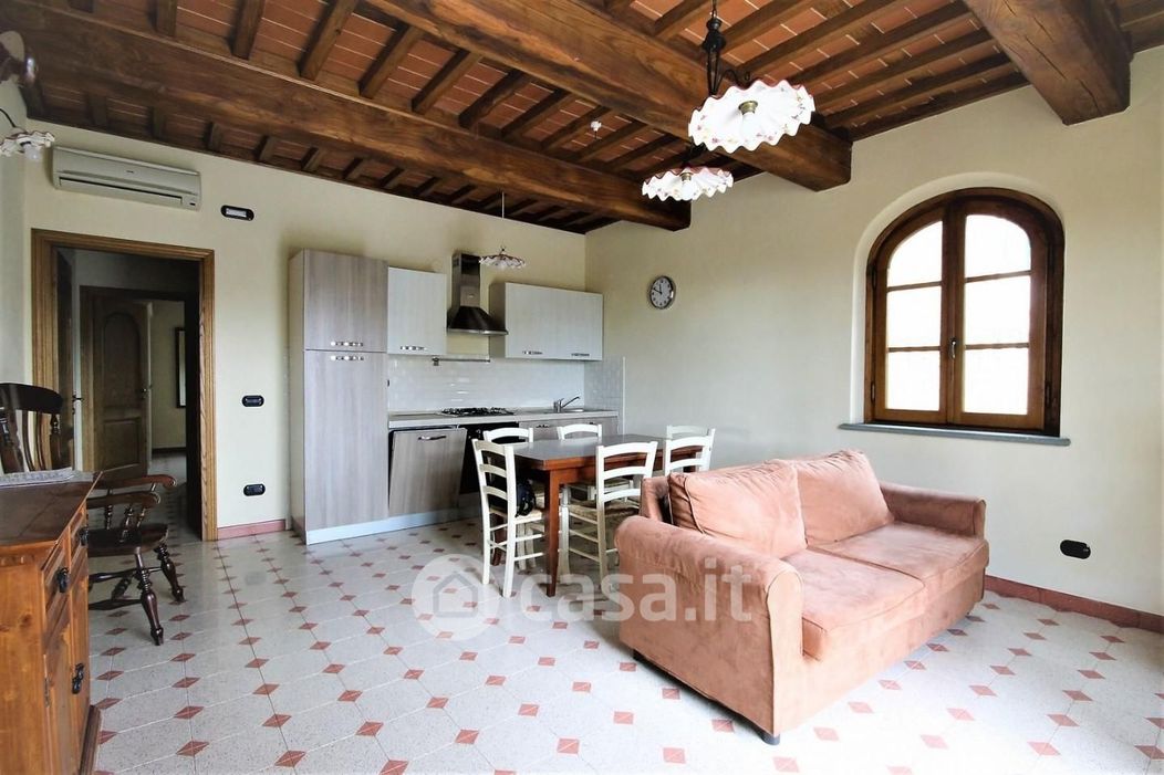Appartamento in Vendita in Via Chiasso Bernardesco a Lucca