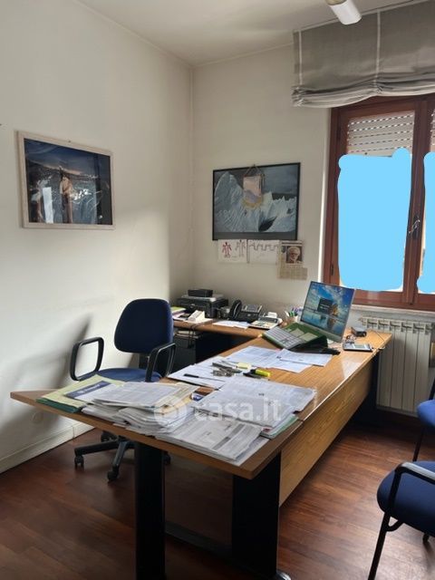 Ufficio in Affitto in a Carrara