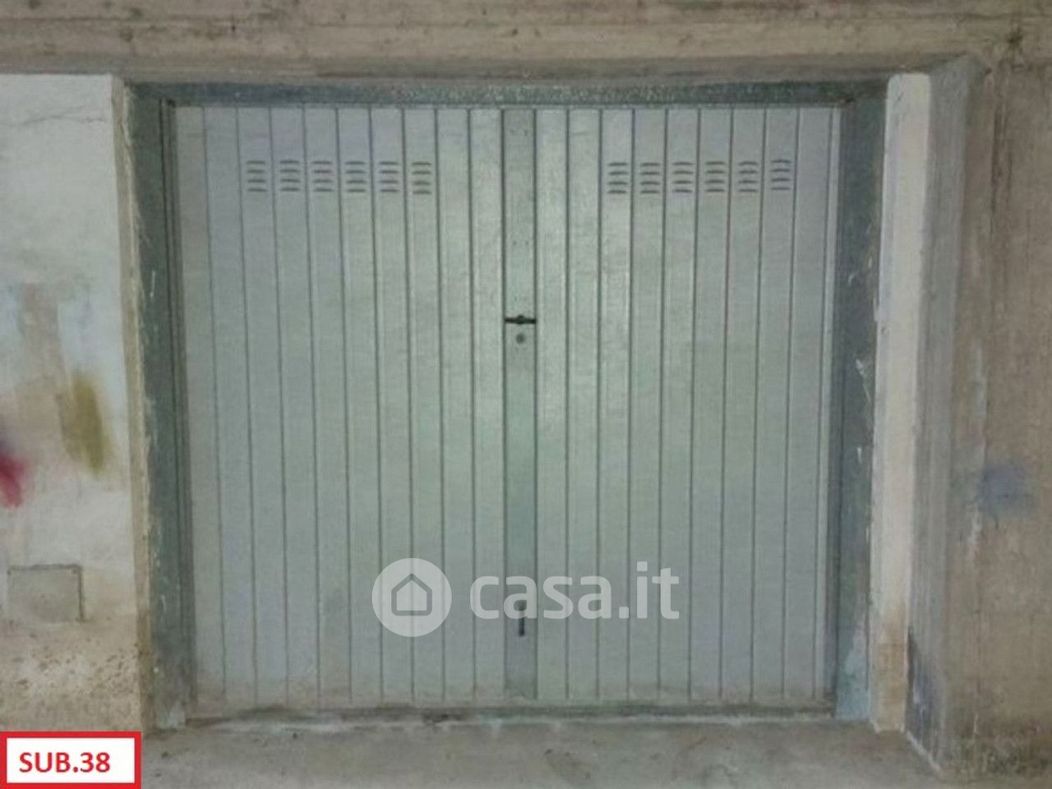 Garage/Posto auto in Vendita in Via Vampolieri 73 a Aci Catena