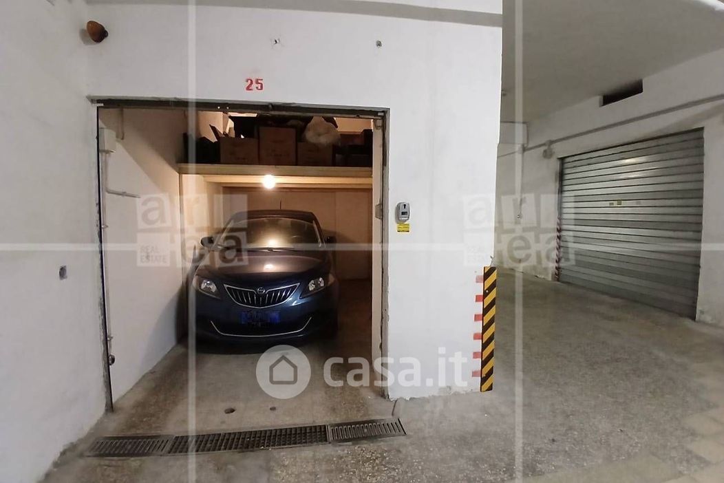 Garage/Posto auto in Vendita in Via Conca d'Oro 374 a Roma
