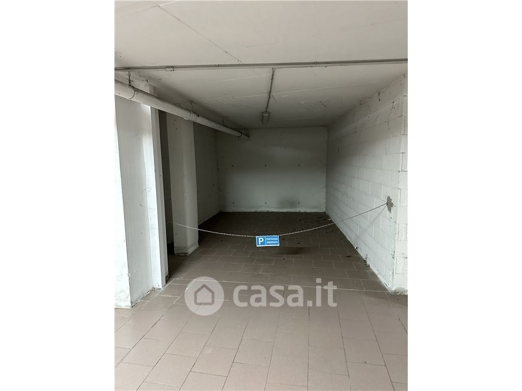 Garage/Posto auto in Affitto in Viale Cento Fiori a Montelupo Fiorentino