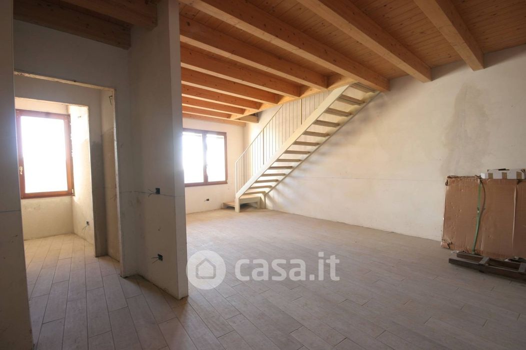 Appartamento in Vendita in Via Gozzi a Toscolano-Maderno