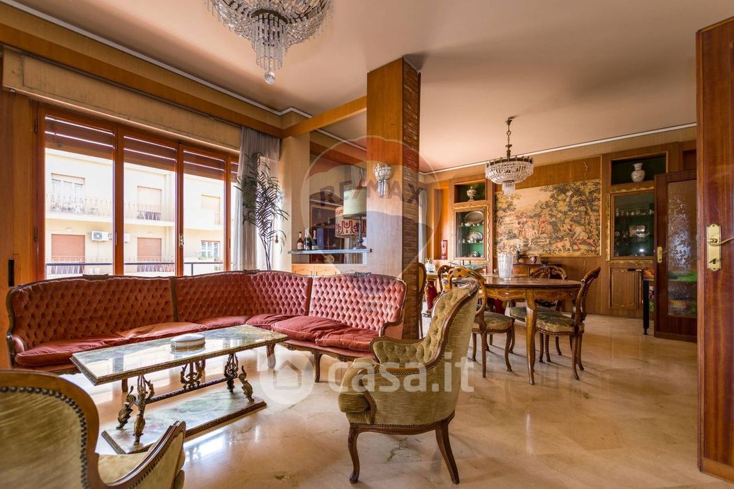 Appartamento in Vendita in Via Serradifalco 270 a Palermo