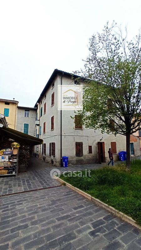 Appartamento in Vendita in Piazza Giuseppe Mazzini a Traversetolo