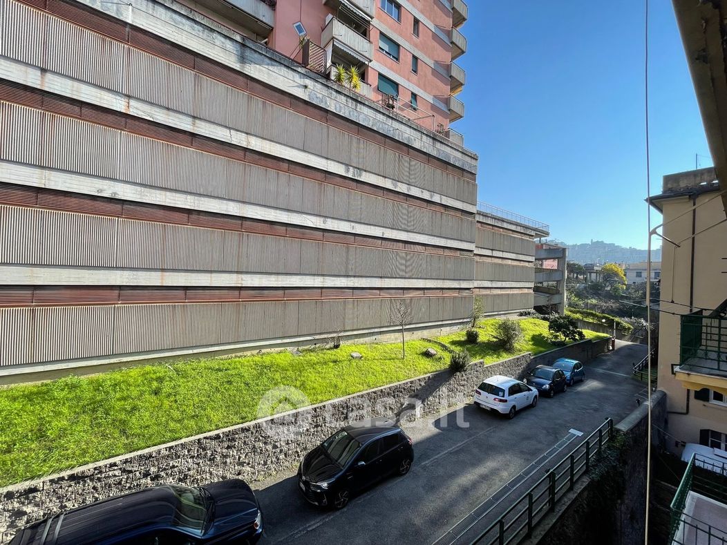 Appartamento in Vendita in Via Giuseppe Piantelli a Genova