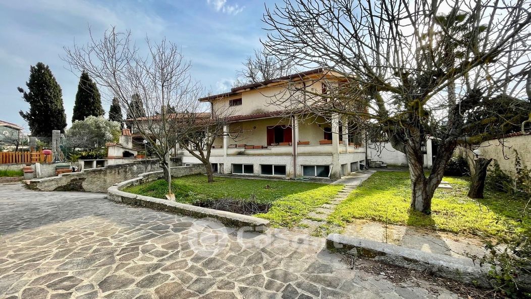 Villa in Vendita in Via Franco Vittadini a Roma