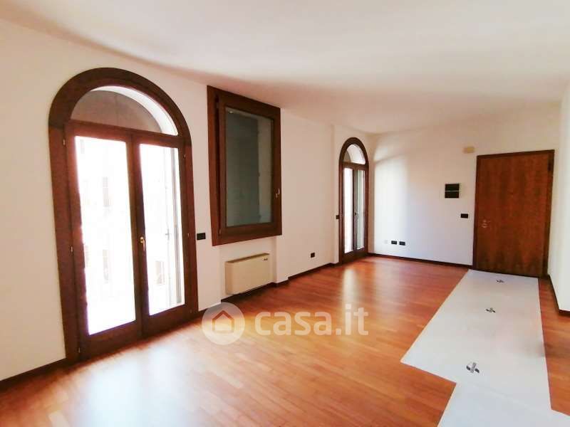 Appartamento in Affitto in Piazza Castello 1 a Vicenza