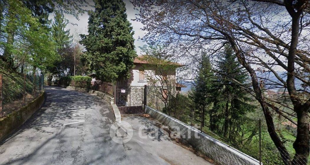 Villa in Vendita in Via Vetta 1 a Bergamo