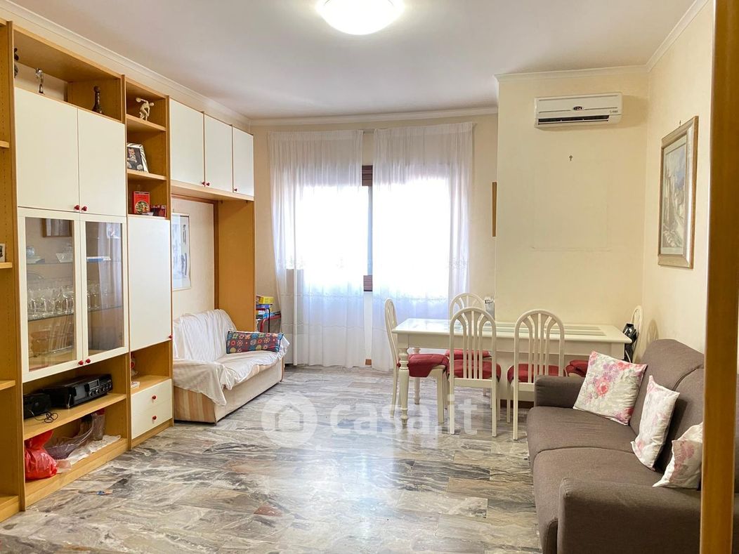 Appartamento in Vendita in Via Mar Rosso 179 a Roma