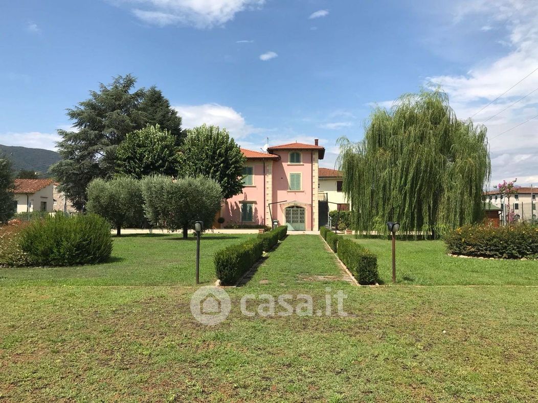 Villa in Vendita in Via Santeschi 320 a Lucca