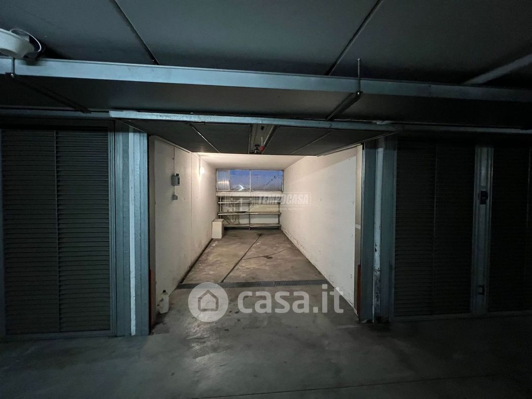 Garage/Posto auto in Vendita in Via Nervesa 9 a Milano