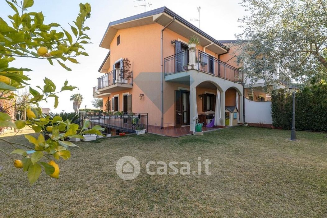 Villa in Vendita in Via M.G.Cutuli 18 a Viagrande