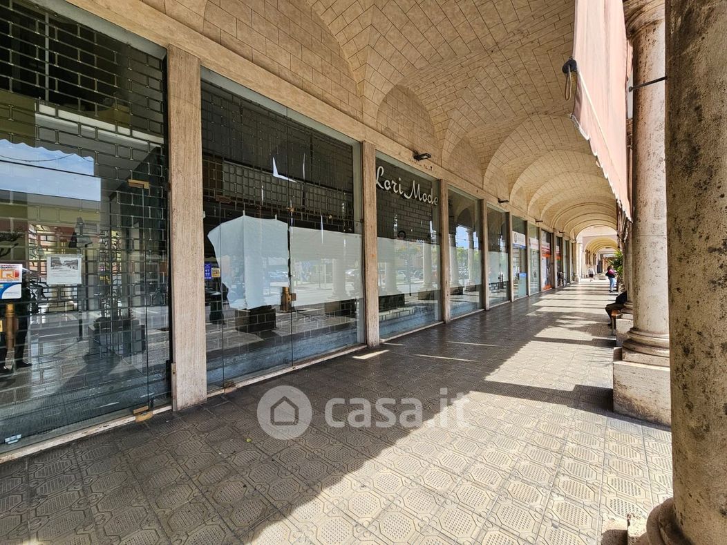 Negozio/Locale commerciale in Affitto in Corso Assarotti a Chiavari
