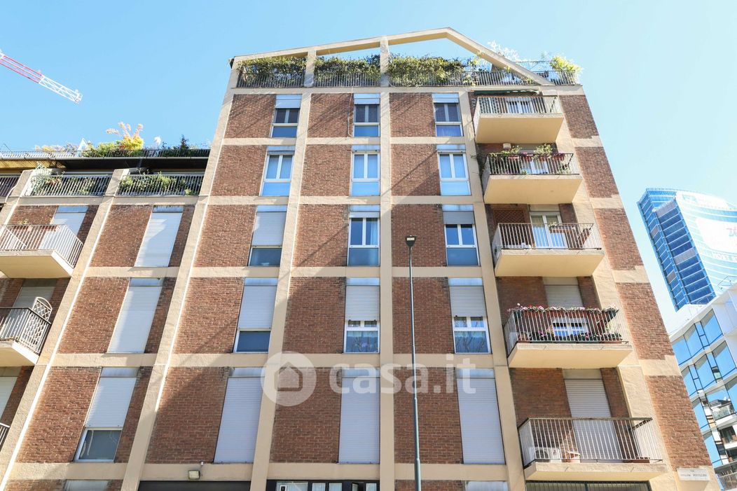 Appartamento in Vendita in Via Ippolito Rosellini 8 a Milano