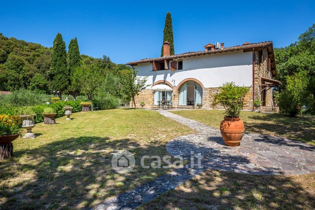 Villa in Vendita in Strada Provinciale Lauretana a Rapolano Terme