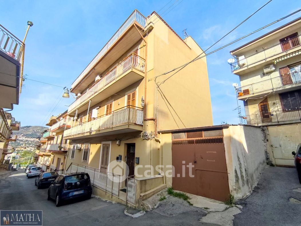 Appartamento in Vendita in Via Giovanni Alcozer 15 a Palermo