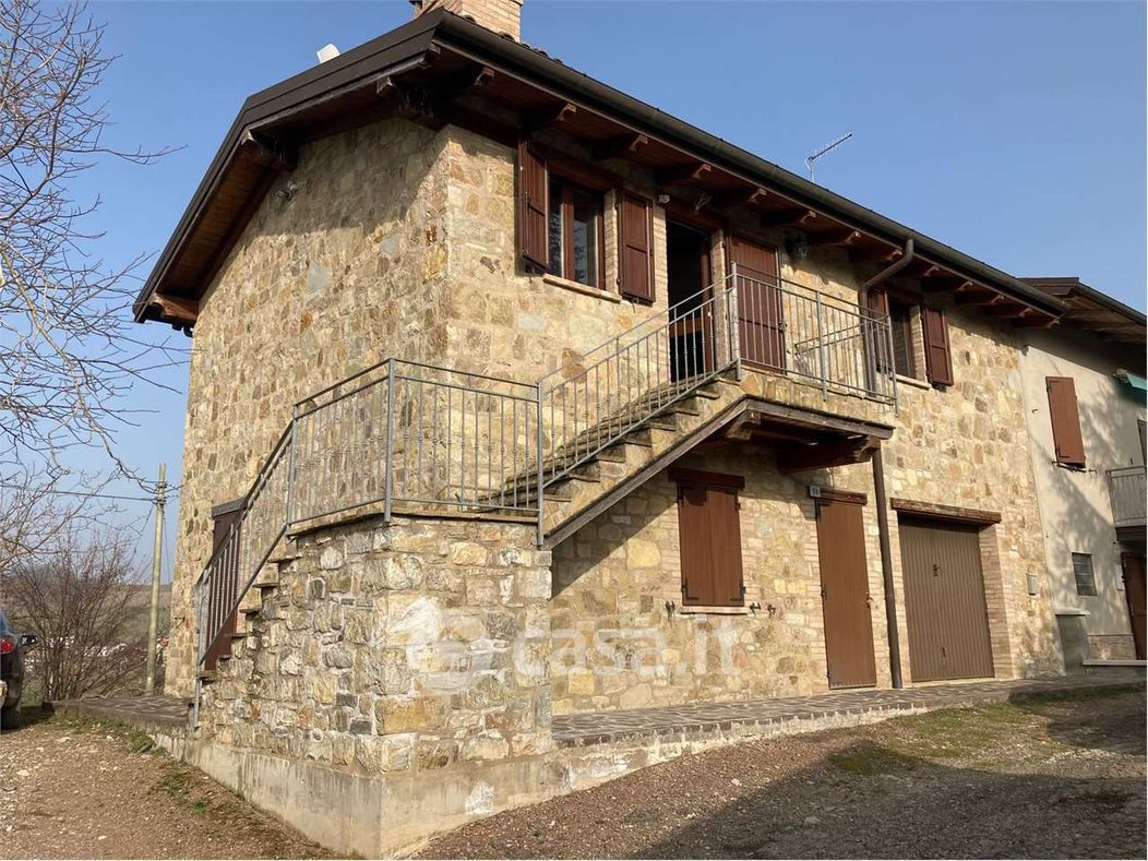Casa Bi/Trifamiliare in Vendita in Via Pompeano 800 a Serramazzoni