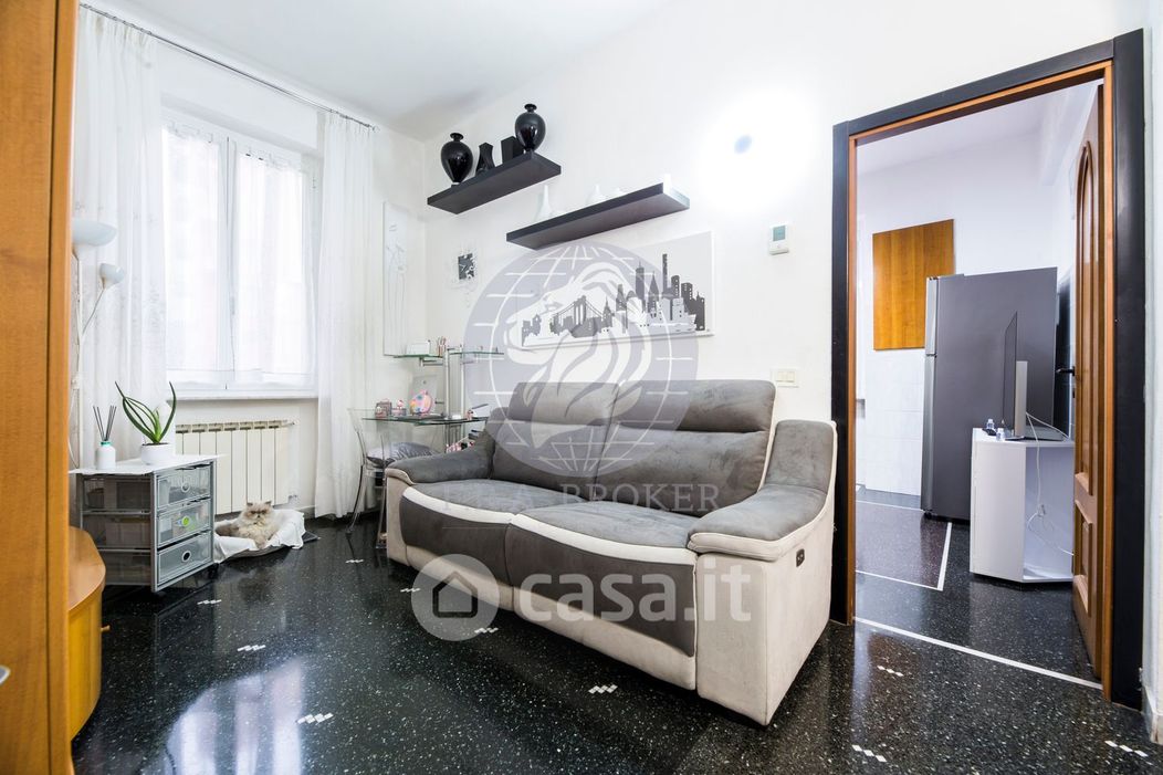 Appartamento in Vendita in Via Borzoli 50 a Genova