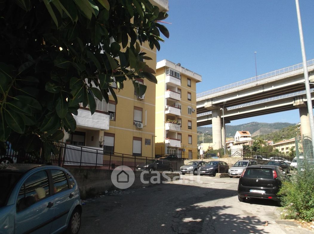 Appartamento in Vendita in Località Località Case Gialle , Villaggio Santo a Messina