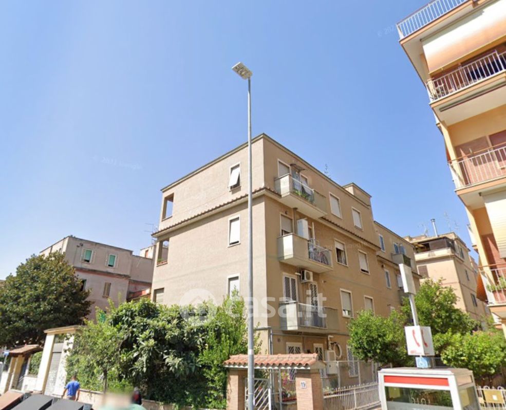 Casa indipendente in Vendita in Via Giorgio Washington a Milano