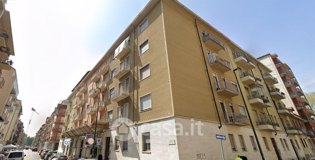 Appartamento in Vendita in Via Borgosesia a Torino