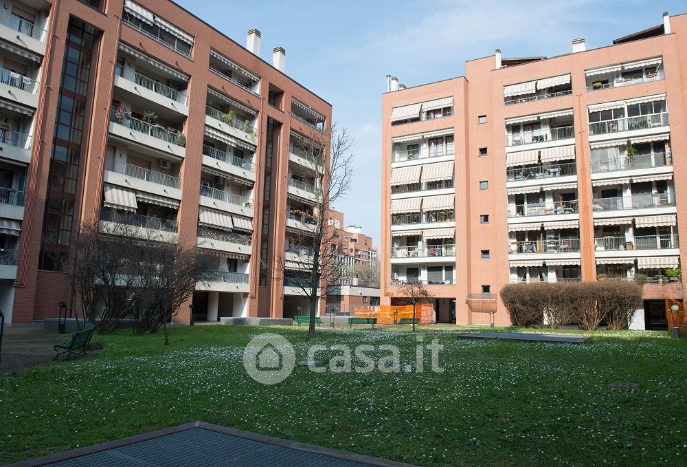 Appartamento in Vendita in Via Giuseppe Saragat 9 a Milano